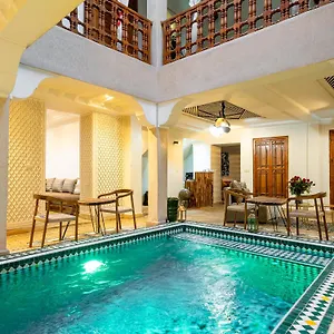 https://riad-la-croix-berbere-de-luxe.marrakeshhotelsmorocco.com