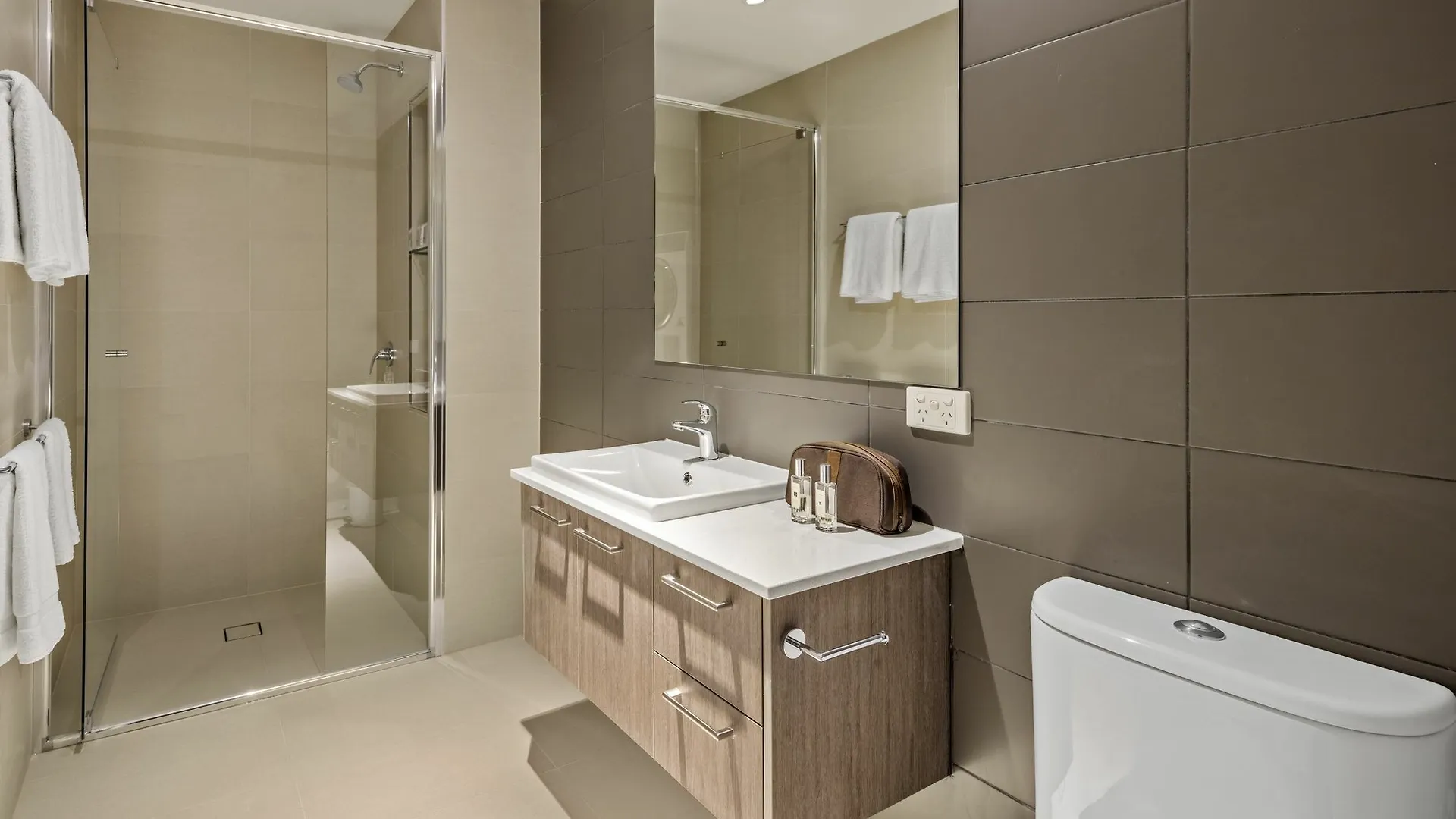 Quest Mounts Bay Road Aparthotel Perth 4*,